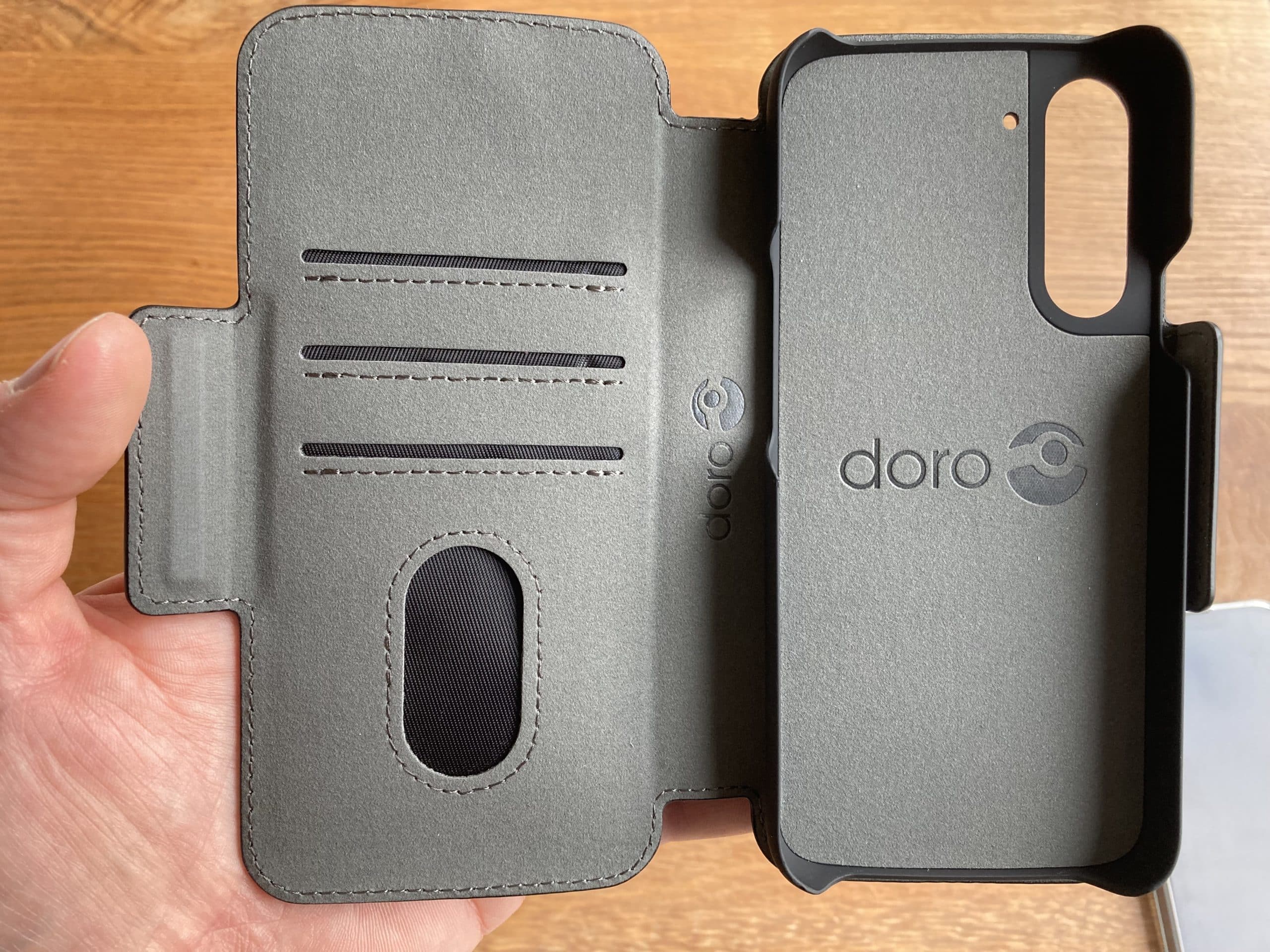 Doro 8050 : le nouveau smartphone senior non stigmatisant